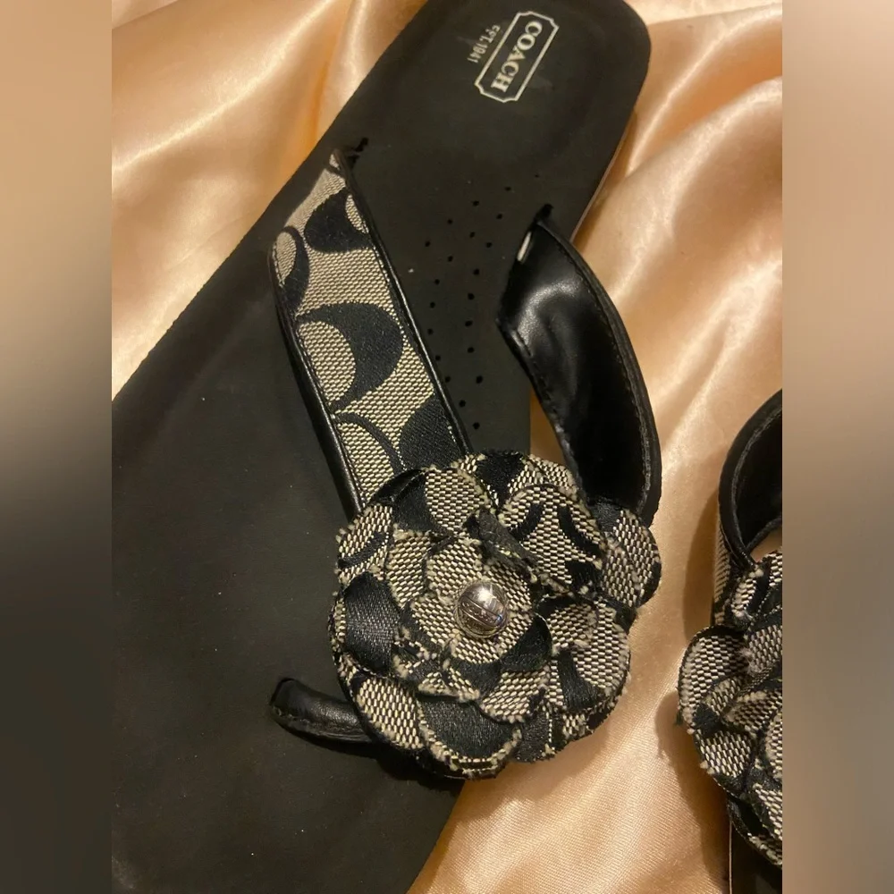Coach Flower Sandals Size 9B - Picture 3 of 11